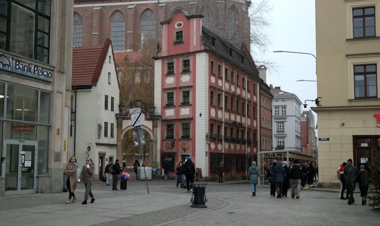 Între două lumi: Povestea mea cu mama-soacră