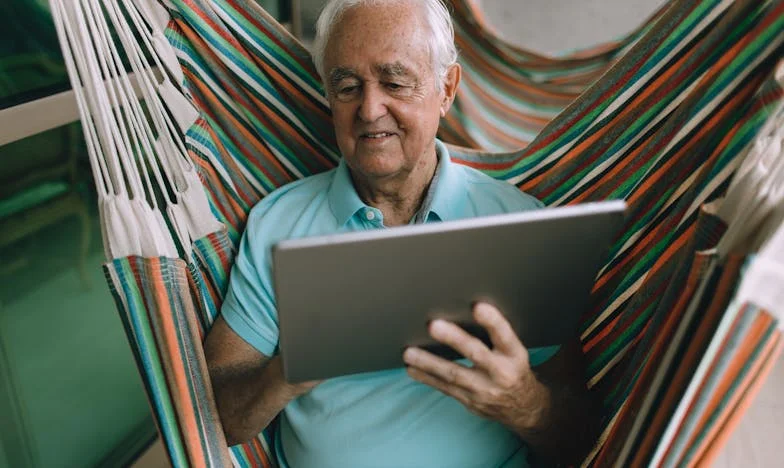 „Nu ai voie să ai copii până nu cresc nepoții tăi!” – Povestea unei familii sfâșiate de controlul patern