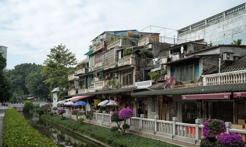 Nu am fost invitată la nunta propriului meu fiu, dar a trebuit să-i primesc pe amândoi sub același acoperiș – povestea unei mame care a luptat pentru demnitatea ei