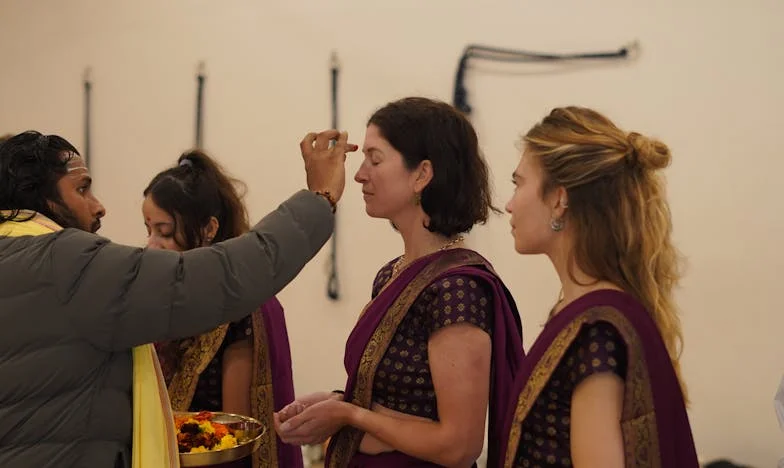 O noapte la secție: Cum mi-a schimbat viața grija de mamă