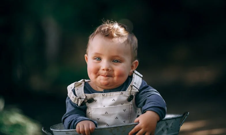 „Ridică-te și fă-mi o cafea!” – Cum ginerele meu a dat peste cap liniștea casei noastre și am învățat unde se termină răbdarea unei mame