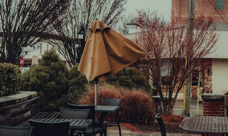 „Scrie totul pe numele meu! De ce l-ai crezut? Te-a folosit doar!” – Lupta mea pentru casă, fiica mea și demnitatea mea după trădarea soțului