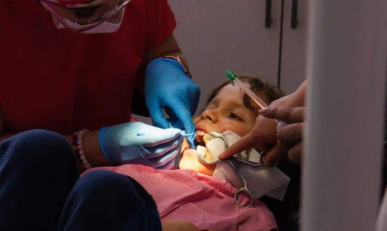 Umbra unei alte femei: Povestea unei iubiri rănite