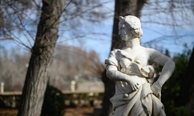 Adevărul pe care l-am ascuns: Poveste despre bani, încredere și dragoste