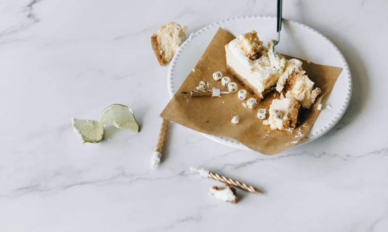 Banii care ne-au despărțit: Povestea unei mame și a fiului ei