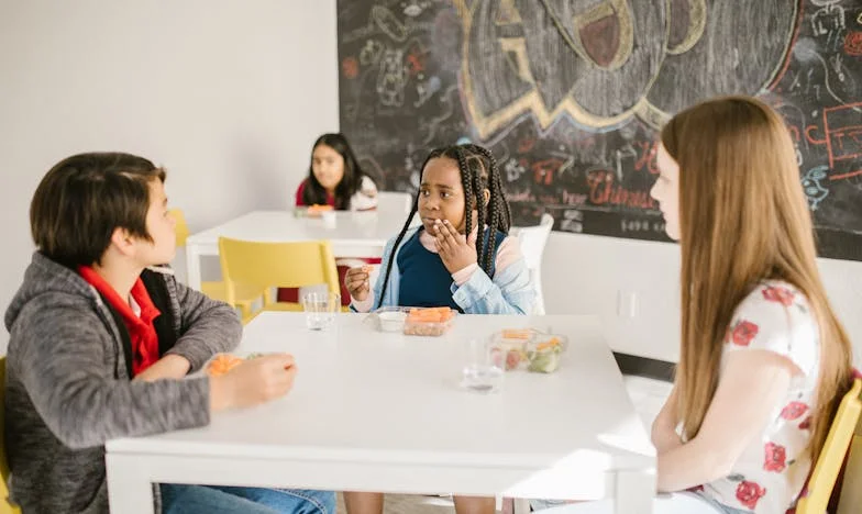 Când am descoperit cele treizeci de urme ciudate pe spatele soțului meu, viața noastră s-a destrămat