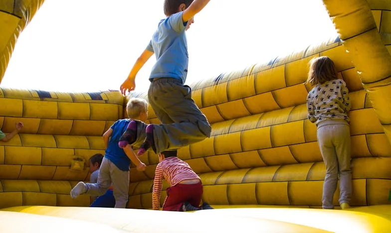 Când familia tace: Povestea unei vinovății care nu se uită