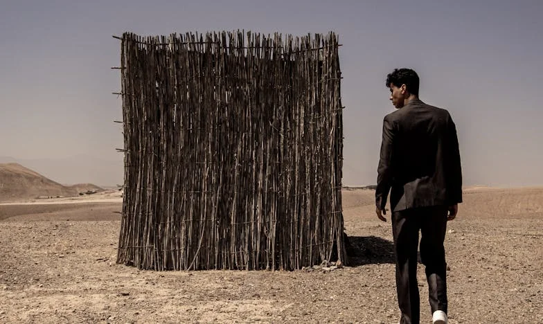 Casa în care fustele erau lege: povestea unei revolte tăcute