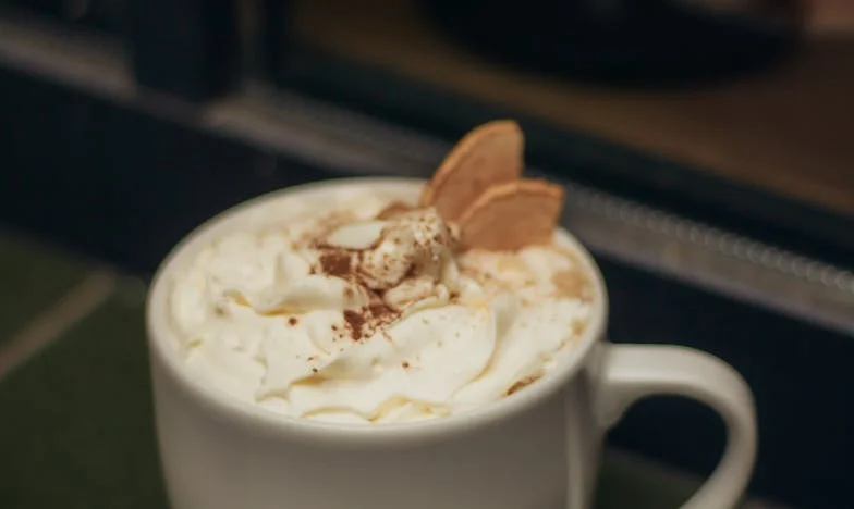 Între Două Case: Povara Unei Alegeri Imposibile