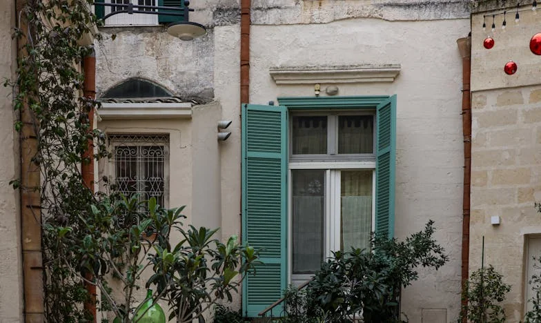 Între două lumi: Cum am ales să-mi salvez căsnicia, rupând legăturile cu familia soțului meu