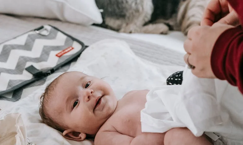 Între două lumi: Povestea unei mame care nu-și mai găsește locul