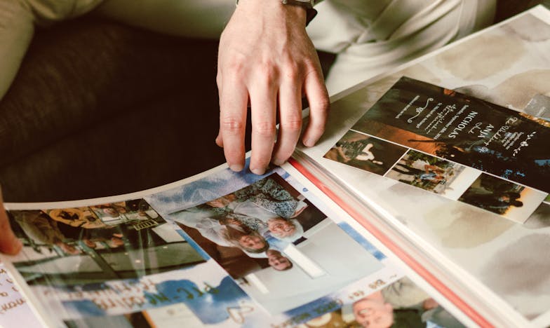 Spuma rușinii și gustul răzbunării – Povestea unei ospătărițe din București