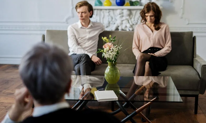 Umbra trădării sub același acoperiș