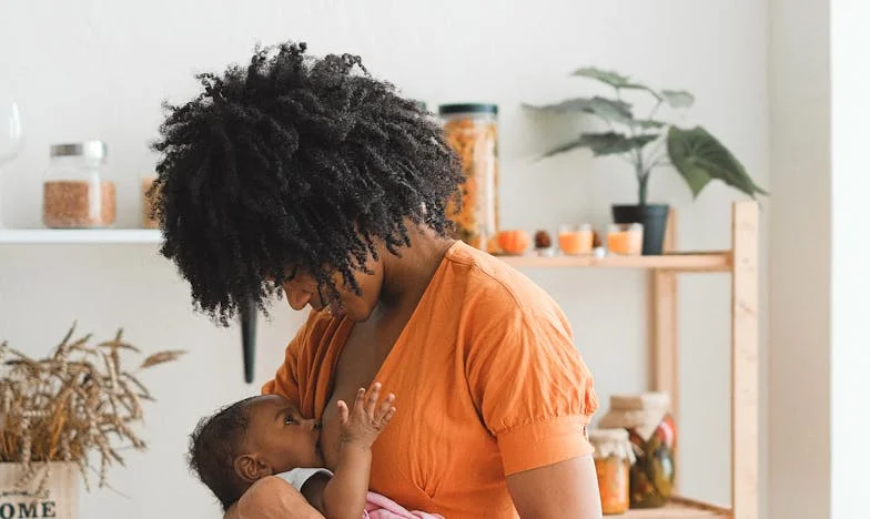 Când lumea se prăbușește: Povestea Mariei, a gemenilor și a singurătății