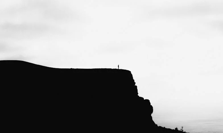 Soția mea era însărcinată, iar familia mea a vrut să o dea afară de la petrecere. Încă mă întreb dacă am greșit că am tăcut atunci.