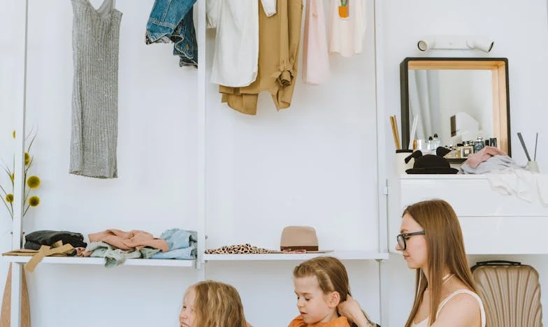 Umbra încrederii: Când familia devine străină