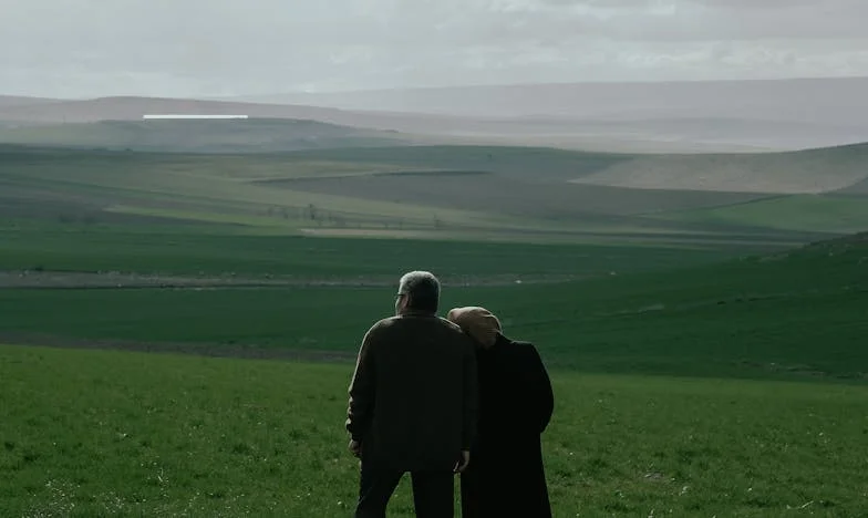 Când soțul meu a plecat în delegație, soacra mea a încercat să mă dea afară din casă