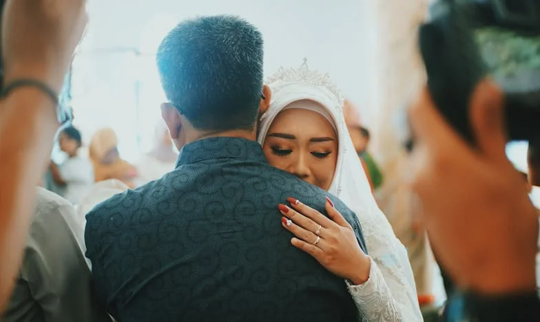 După nuntă am înțeles că soțul meu ascultă doar de mama lui: Regret că am lăsat să fiu controlată