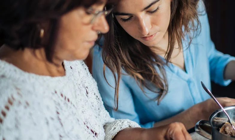 Fiul meu se îneacă în datorii: lupta unei mame pentru copilul adult care refuză ajutorul