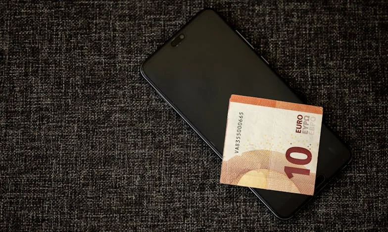 Între tăcere și furtună: Cum am încercat să construiesc o legătură cu sora mea vitregă