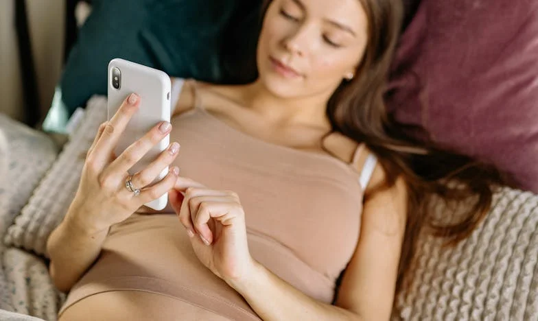 M-am întâlnit cu o veche prietenă la supermarket. Nu a vorbit decât despre ea.