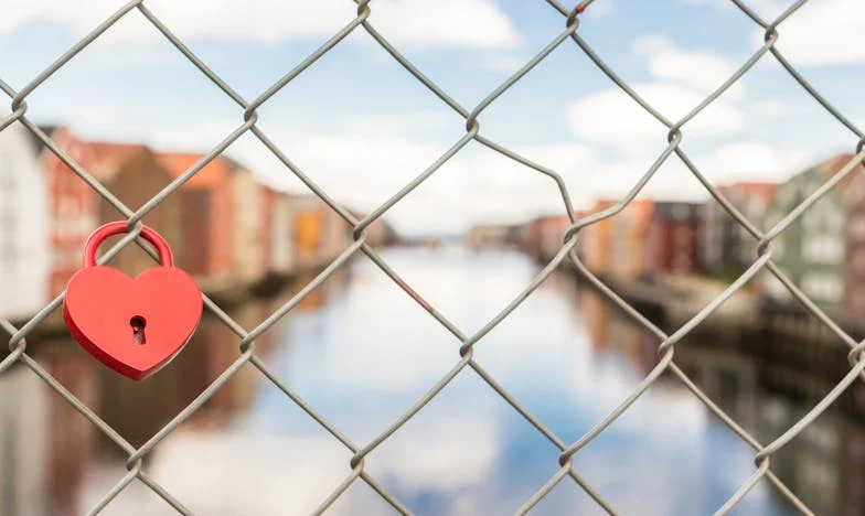 Mama a cheltuit banii pentru operația mea pe o vacanță la Balaton. Poți ierta așa ceva?