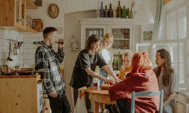 Nu mai pot cu sora soțului meu: Povestea unei familii încercate de limitele răbdării