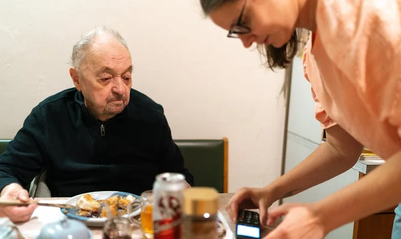 Sora mea mi-a cerut să facem schimb de case pentru că a rămas însărcinată — povestea unei rupturi de familie