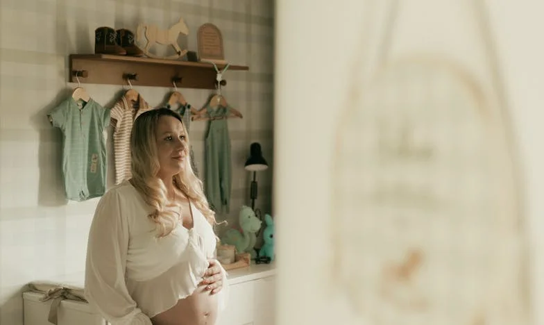 Soțul meu m-a acuzat de infidelitate și m-a lăsat singură cu copilul nostru – nu s-a mai uitat niciodată înapoi