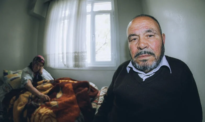 Străini la ușă: O poveste despre frică, compasiune și limite