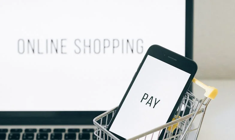 Tatăl e eroul, mama e vinovată: M-am întors din străinătate de luni bune, dar copiii mei abia mă caută