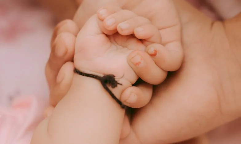 23 de ani de sacrificiu pentru fiul meu paralizat – până când o cameră ascunsă mi-a distrus lumea