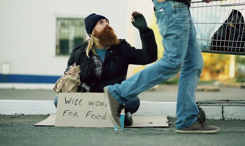 Am implorat vecinul să ne ajute pe mama și pe fratele meu – nu o să credeți ce s-a întâmplat!