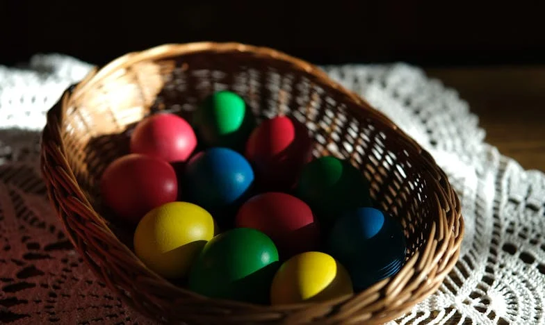 Bărbatul fără adăpost care m-a crescut era secretul întunecat al soacrei mele timp de 30 de ani