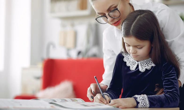 Când tăcerea doare mai tare: O mamă și fiica ei în fața disperării