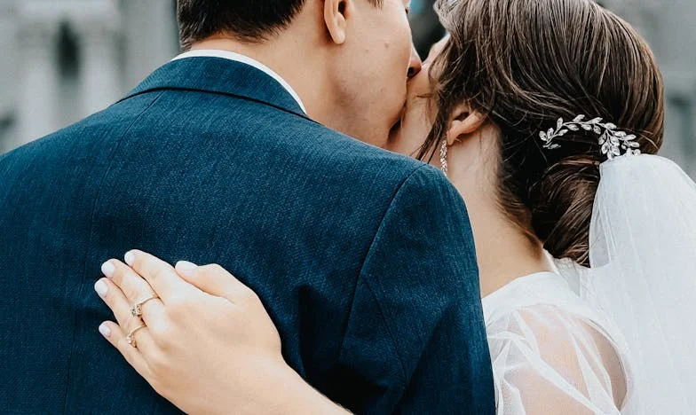 Mirosul săpunului obișnuit: Povestea despărțirii mele de Ilie