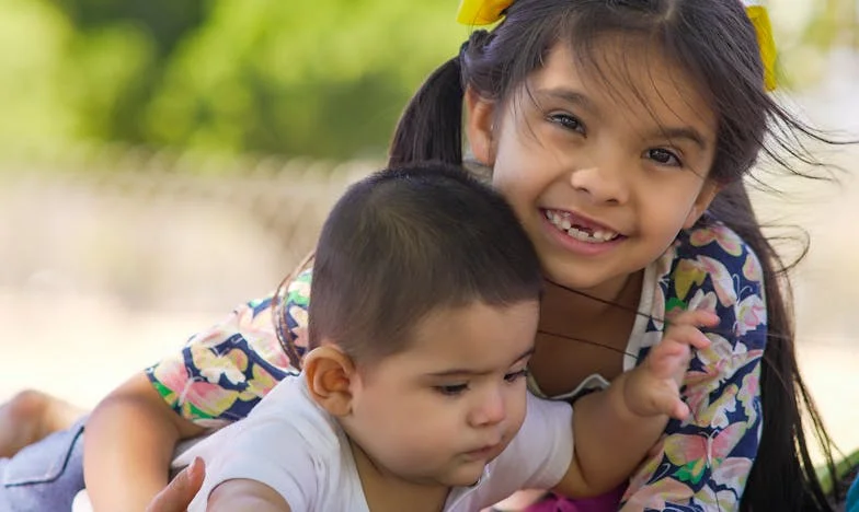 „Nu vreau să plec de acasă!”: Povestea unei fiice între două lumi