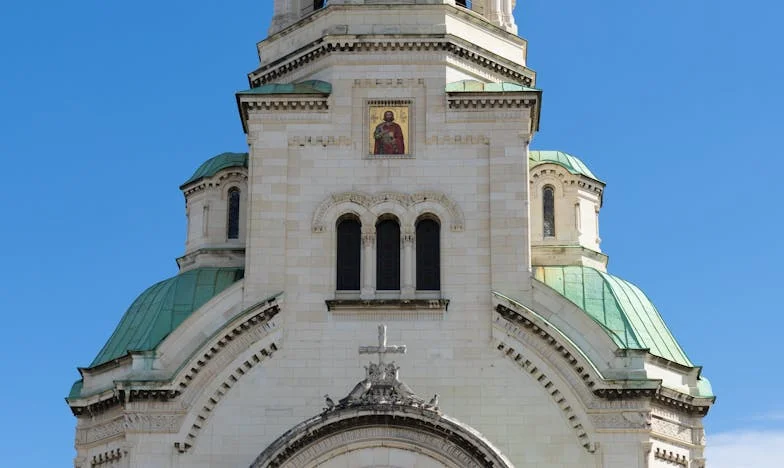 O clipă prea târziu, o masă pierdută: Viața sub ceasul soacrei mele