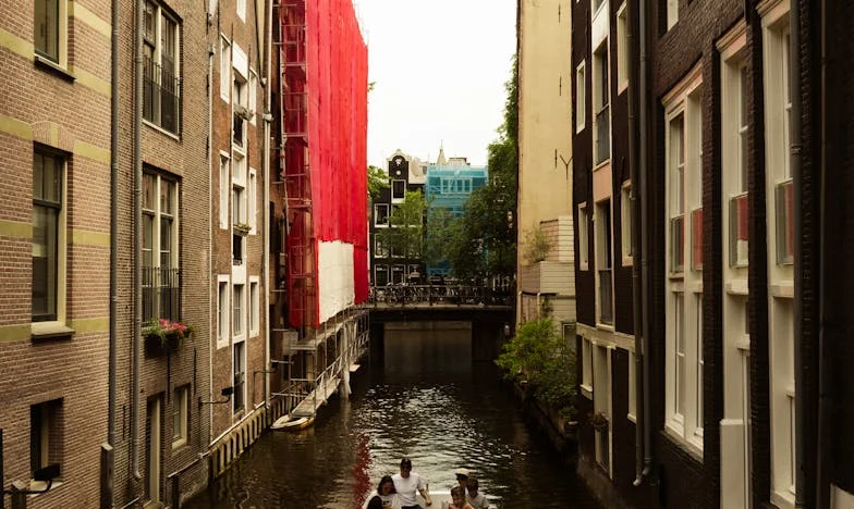 O fotografie, o viață întreagă: Povestea Elei și a Aurorei