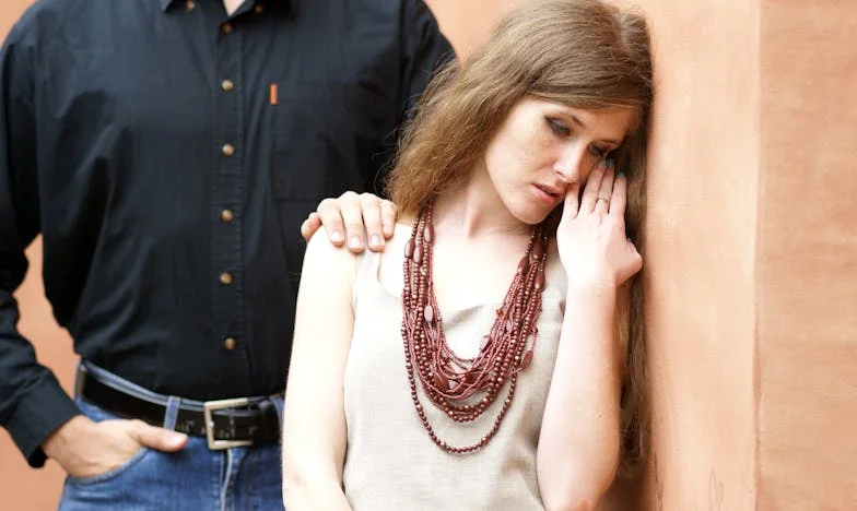 Umbra trădării: Întâlnirea cu femeia din trecutul soțului meu