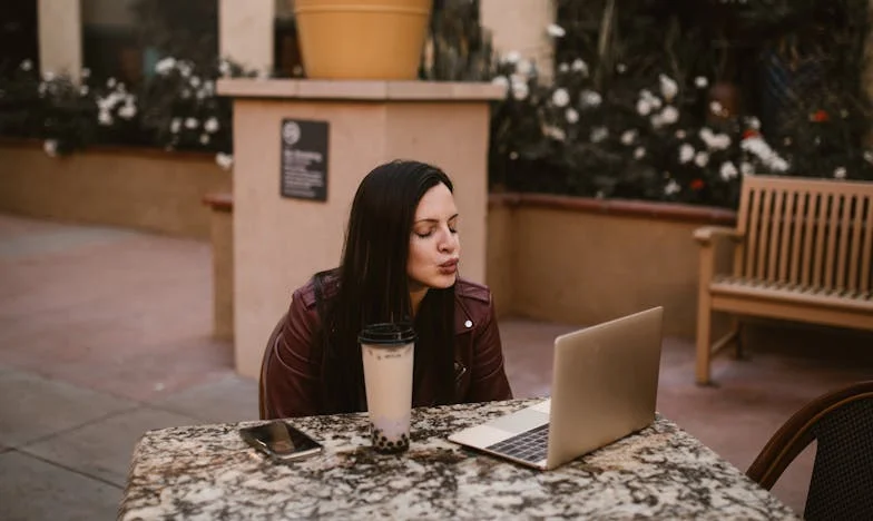 Ispod Srpskog Neba: Moj Beg iz Svakodnevice