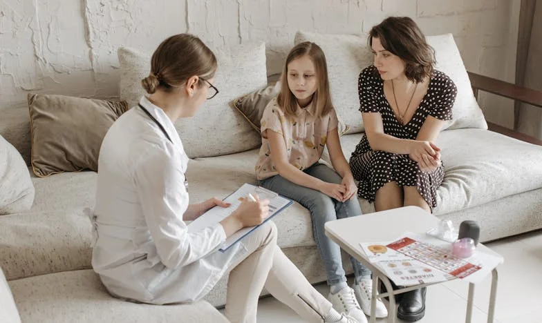 Pet meseci pod istim krovom: Moj svekar, naš brak i borba za mir