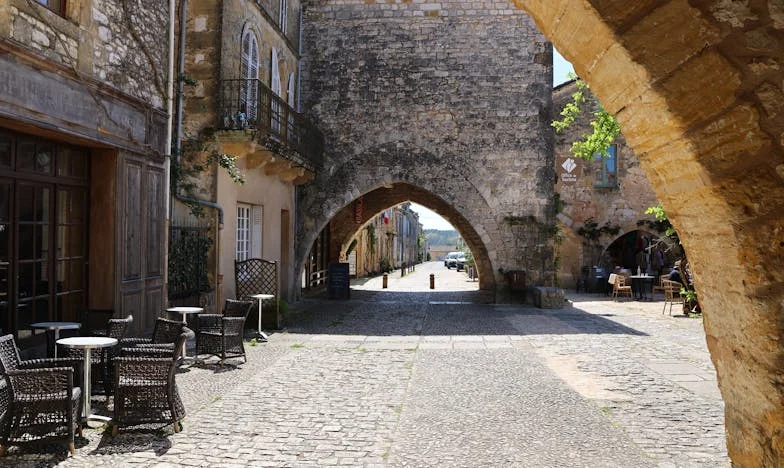 Jak jsem pomohla svému synovi pochopit sílu slov: Příběh z pražského sídliště