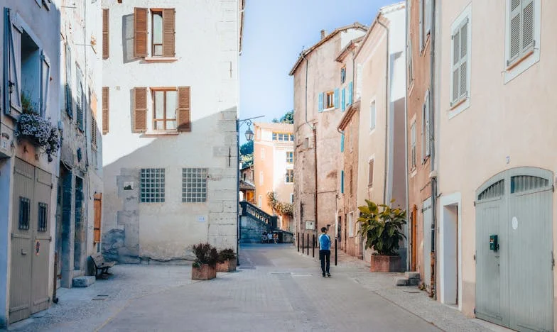 Štěstí v tichu: Příběh mé mámy a jejích zvláštních rozhodnutí