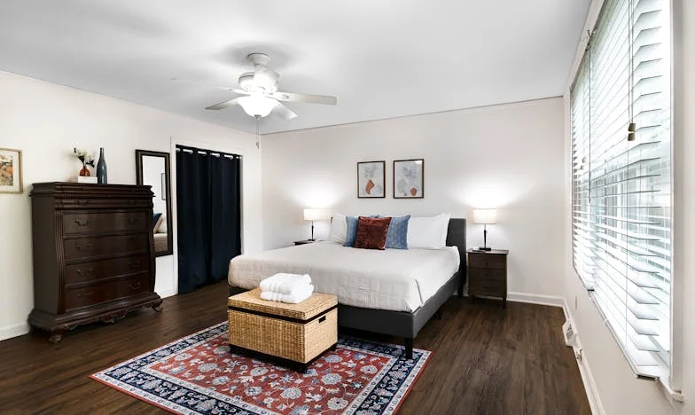 Když se narodí dítě s duší starce: Příběh o Markétce a rodinných tajemstvích