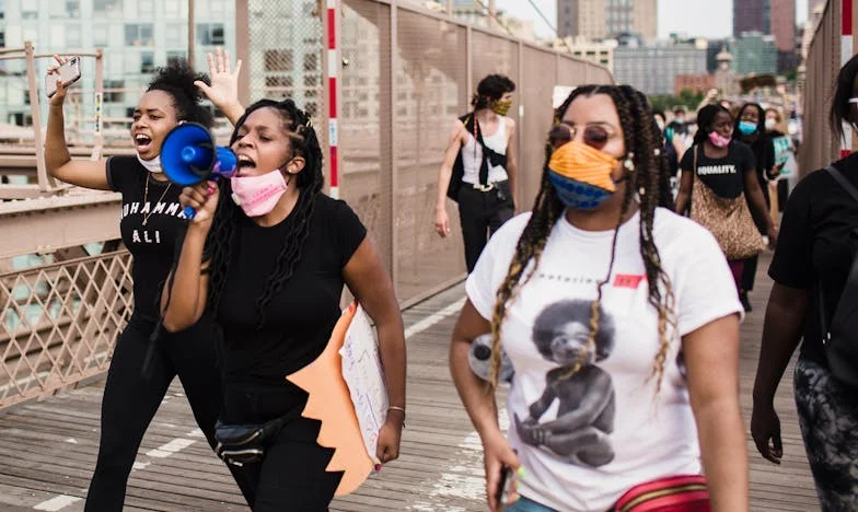 Když se svět zhroutí: Příběh o ztrátě a hledání spravedlnosti