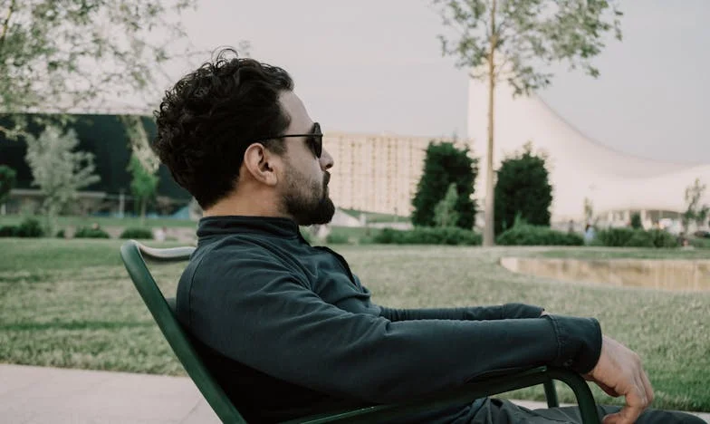 Když sousedé promluví: Pravda za zavřenými dveřmi