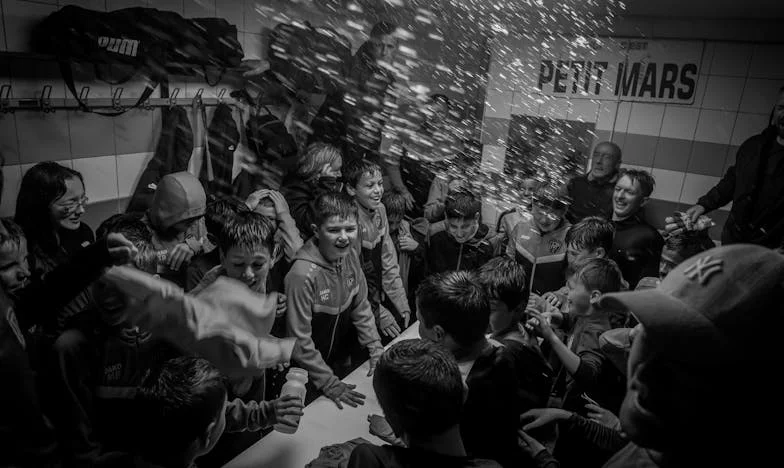 Pod vybledlou fotkou: Tajemství pod výcieračkou