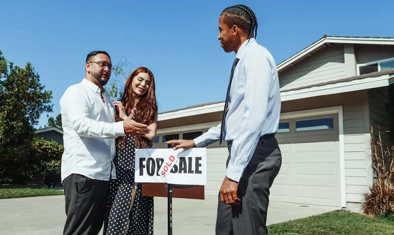 Proč mi můj syn řekl, že nejsem zvána na jeho svatbu: Srdce matky mezi minulostí a nadějí