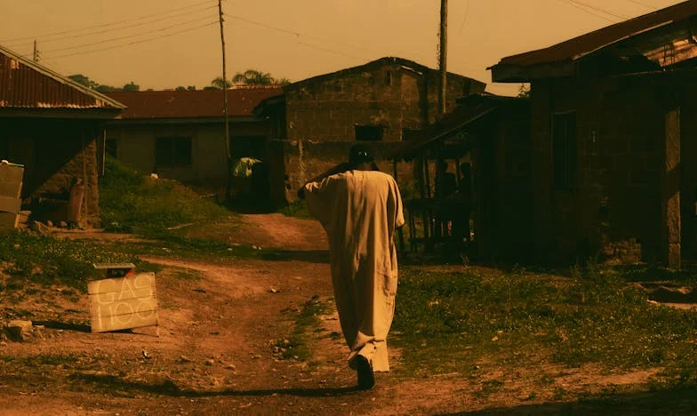 Když se máma nastěhuje bez ptaní: Příběh nečekaného soužití